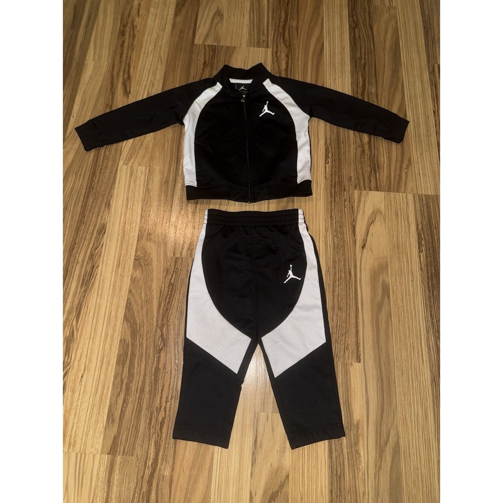 Jordan Nike Boys 18M 18 Months Outfit Tracksuit Jogging Suit White Black Zip‎